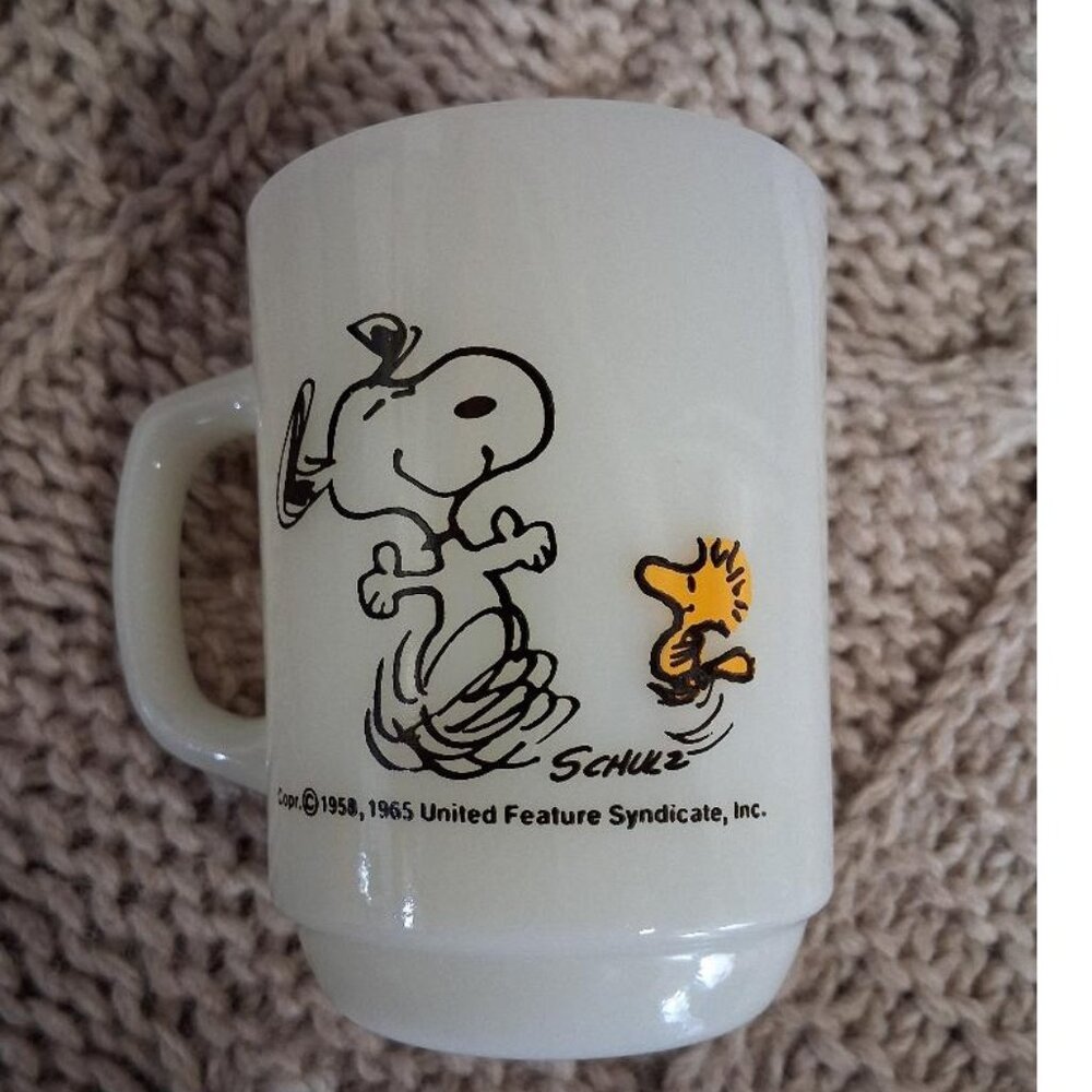 Snoopy & Woodstock Vintage Milk Glass Mug "At Times Life Is Pure Joy!" 4" Tall